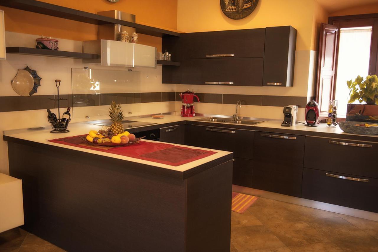 Luxury Home Bosa Apartment Экстерьер фото