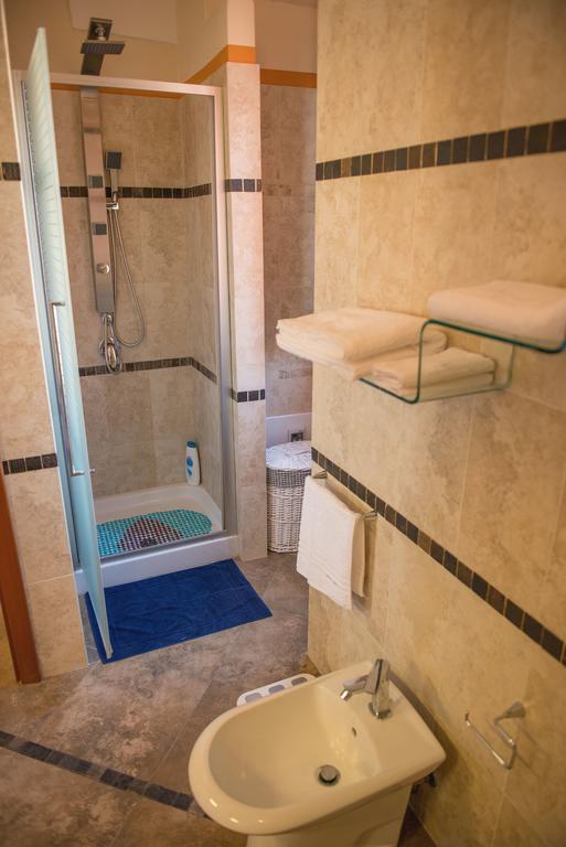 Luxury Home Bosa Apartment Экстерьер фото
